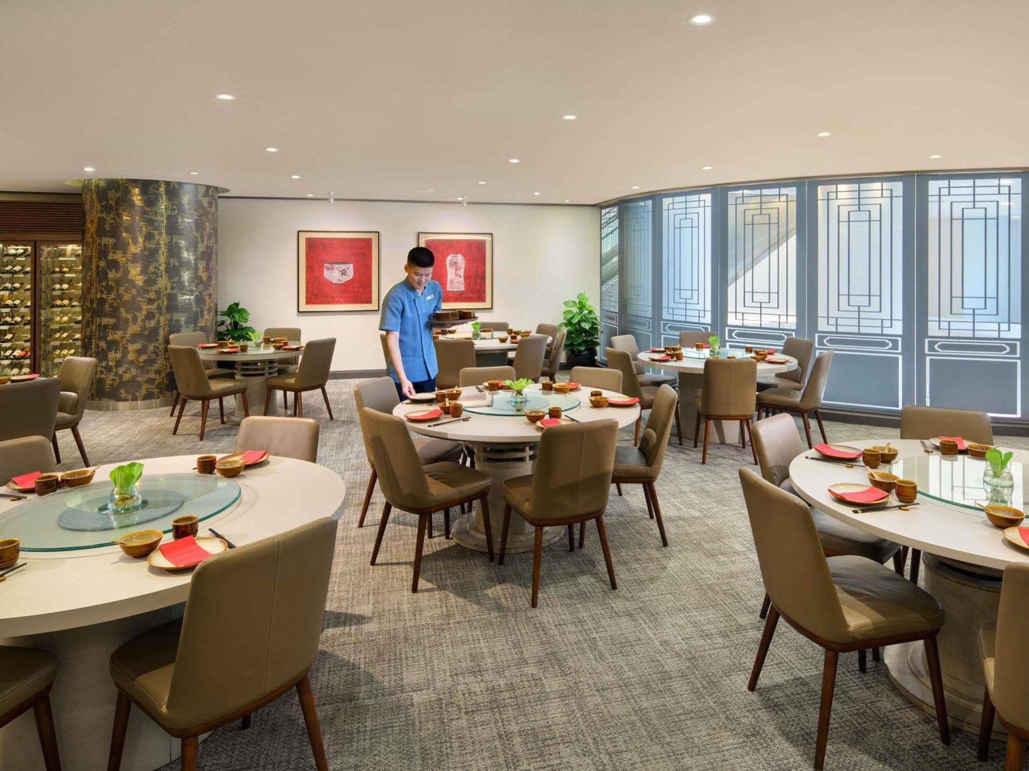 Grand Mercure Roxy Hotel